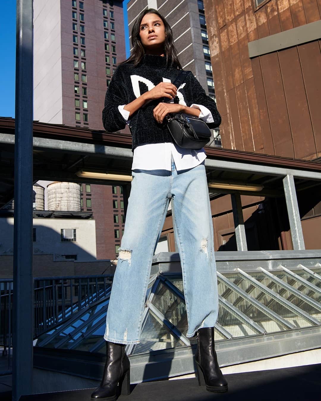 のインスタグラム：「Off-duty, on point: shop versatile layers on DKNY.com. #DKNYSTATEOFMIND」