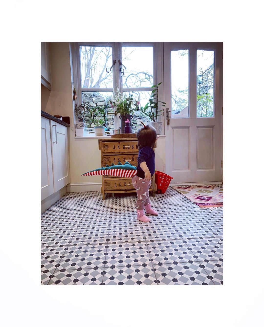 ダイアナ湯川さんのインスタグラム写真 - (ダイアナ湯川Instagram)「This is love ❤️ . . . . #sisters #daughters #childhood #family #love #blessed #gratitude #mygirls #myworld #happiness」1月14日 4時53分 - diana.yukawa