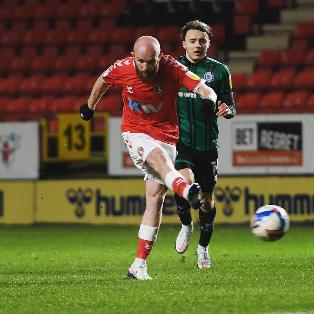 ジョナサン・ウィリアムズのインスタグラム：「Keep pushing 💪 #cafc」