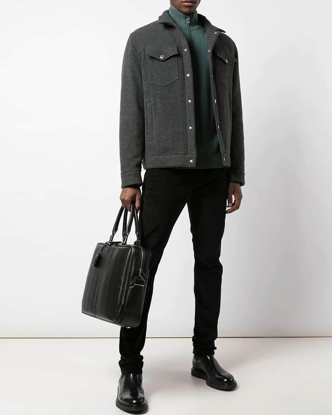 ウォントのインスタグラム：「The Trudeau briefcase via @farfetch. A signature in the WANT collection, the Trudeau epitomizes form and function. Discover our minimal essentials at farfetch.com.  #wantlesessentiels #farfetch」