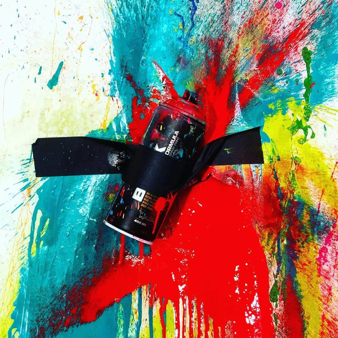 カラーさんのインスタグラム写真 - (カラーInstagram)「Title: Little Bang Theory  Medium : mixed media Montana Black 400ml  Gaffer Tape 2” Distance : 45ft  Acceleration Projectile : 1700fps  Targeting: scope ,no stabilizing stand  Human element : right hand right eye Explosion count : 3  Dimensions: 36”x48”  Date of exploration : 12/12/21 10:35 pst  #rollandberry #artexperiment #littlebangtheory #theuniverse #paintdrip #artinstallation #highspeed #colur #createeveryday #blessedlife #beliveinyourself #billionaire #buyart #dowhatyoulove #lovewhatyoudo #unstoppable #universe #timelapse #loveyoujason」1月14日 5時18分 - rollandberry