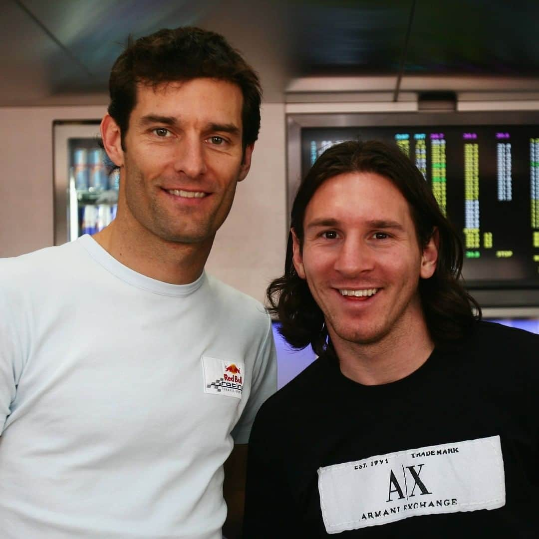 F1さんのインスタグラム写真 - (F1Instagram)「Guess the year...  It's not an easy job to Mark @leomessi 😱 Can you guess the year that @aussiegrit got to hang out with the @fcbarcelona star at a Grand Prix? Drop your guesses below! 👇  #F1 #Formula1 #Throwback #Messi #MarkWebber」1月14日 5時20分 - f1