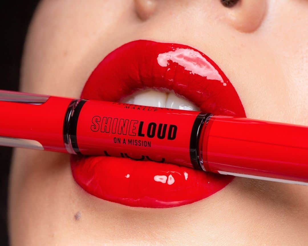 NYX Cosmeticsさんのインスタグラム写真 - (NYX CosmeticsInstagram)「Shine alert! 🚨 @frantastic_beauty has us stunned with this glossy red moment ft. our new Shine Loud High Shine Lip Color in 'On A Mission' 💋 Here are the deets on this viral lippie:  💥 Bold pigment  💧 Glossy finish 🙅‍♀️ No transfer 🌿 Vegan formula  Shop the restock now at nyxcosmetics.com and @ultabeauty • #nyxcosmetics #nyxprofessionalmakeup #crueltyfreebeauty #veganformula」1月14日 5時29分 - nyxcosmetics