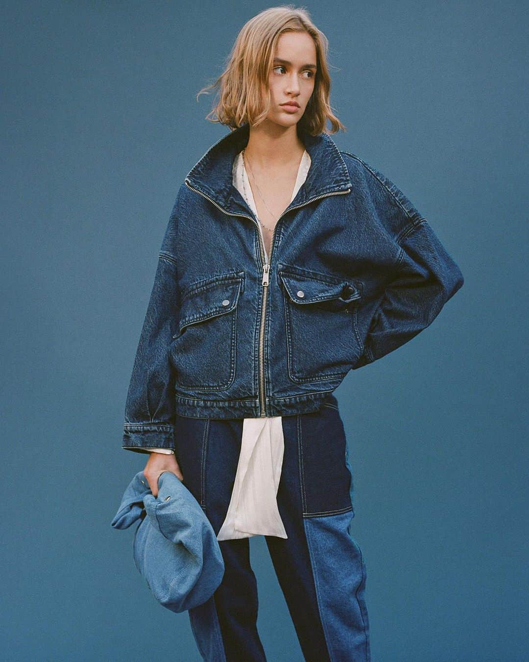 Urban Outfittersさんのインスタグラム写真 - (Urban OutfittersInstagram)「Denim uniform. 💙 Swipe and tap the link in bio to see the denim #BDG365 pieces you 100% need this year.」1月14日 5時43分 - urbanoutfitters