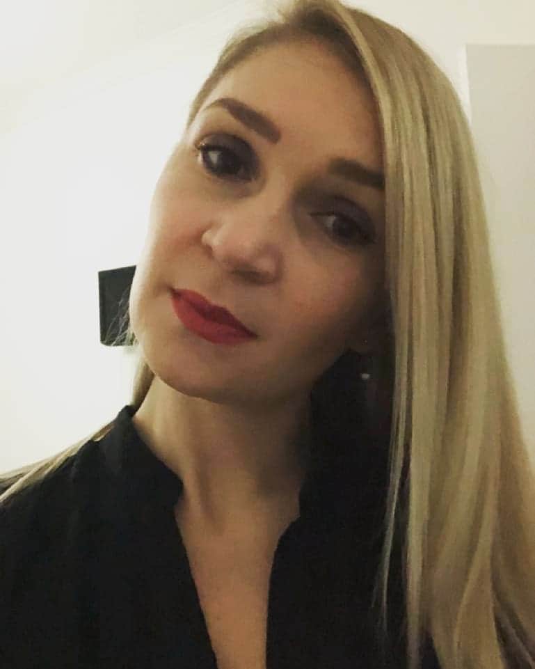 のインスタグラム：「Happy birthday Queen of Hearts 👸🏼♥️ LY 😘😘🥰」