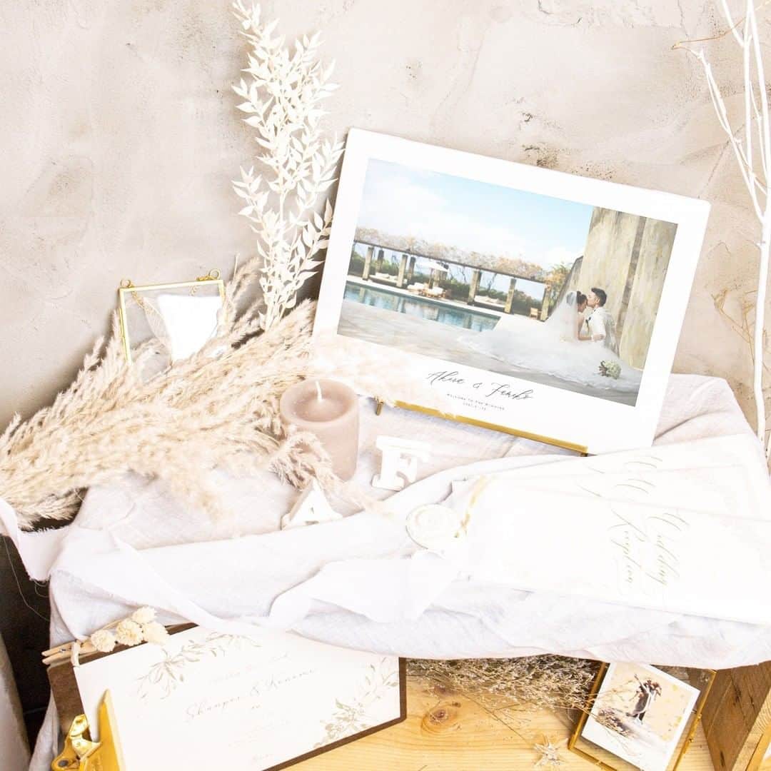 プレ花嫁♡結婚式招待状・席次表専門サイト『ファヴォリ』公式さんのインスタグラム写真 - (プレ花嫁♡結婚式招待状・席次表専門サイト『ファヴォリ』公式Instagram)「✨🖼ウェルカムボードランキング🖼✨ 本日は『ウェルカムボード』の映えある ✨🥇第1️⃣位🥇✨  11/22-29に開催したイイフウフキャンペーンで たくさんのフォロワーさまから 検討中のお好きなデザインを教えていただきました🙇‍♀️🙇🏻‍♂️ 貴重なリクエストを多くいただいた ウェルカムボードは…  Studio1 Y 🔱 おふたりの写真がキャンバスに 美しく刻まれる感動を✨  まるで光沢紙に印刷されているような ハイクオリティーの仕上がり💠  1枚写真入りのウェルカムボードです📸✨  #favori_wedding #favoricloud #ファヴォリクラウド #アクリルウェルカムボード #ウェルカムスペース #ウェルカムスペースアイテム #ブライダルペーパーアイテム #受付スペース #結婚式diy #ブライダルペーパーアイテム #ウェディング準備 #2020秋婚 #2020冬婚 #2021春婚 #2021夏婚 #2021秋婚 #2021冬婚 #結婚式延期 #結婚式決行 #プレ花嫁 #marry花嫁 #tg花嫁 #卒花嫁 #大阪花嫁 #関西花嫁 #日本のプレ花嫁さんと繋がりたい」1月13日 21時00分 - favori_wedding