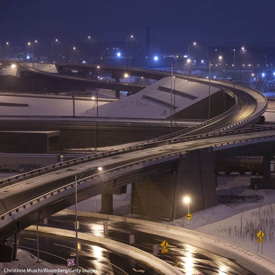 ABC Newsさんのインスタグラム写真 - (ABC NewsInstagram)「A three-level freeway in Montreal lies empty Quebec imposes curfew as ICU cases for Covid-19 near peak levels.  #montreal #quebec #covid_19」1月13日 21時00分 - abcnews