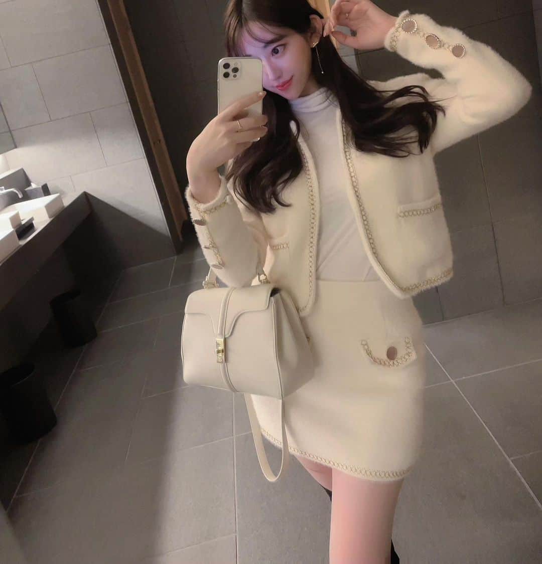 natsu_772のインスタグラム：「all🤍  やっとiphone12proに機種変更 出来て嬉しい🥺📲  外出自粛前に撮影しました📸  @128__pm  @naunauofficial」