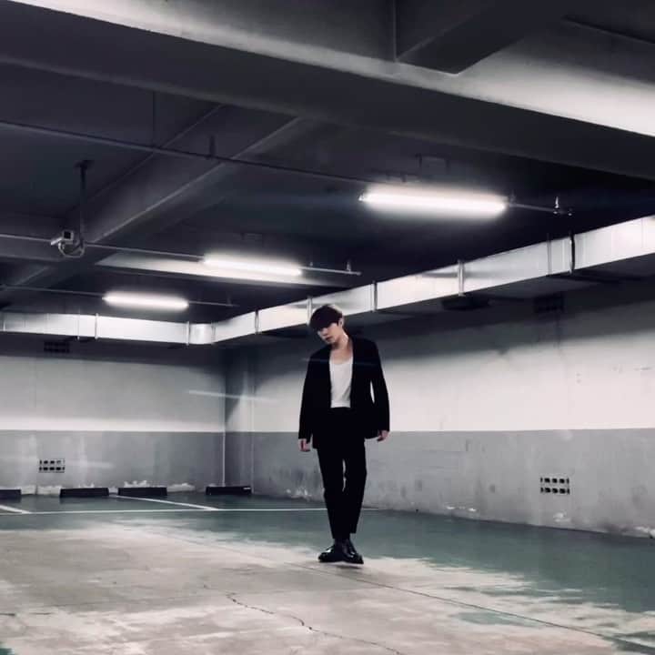 ピョン・ヒョンミンのインスタグラム：「#방탄소년단 #bts #blackswan」