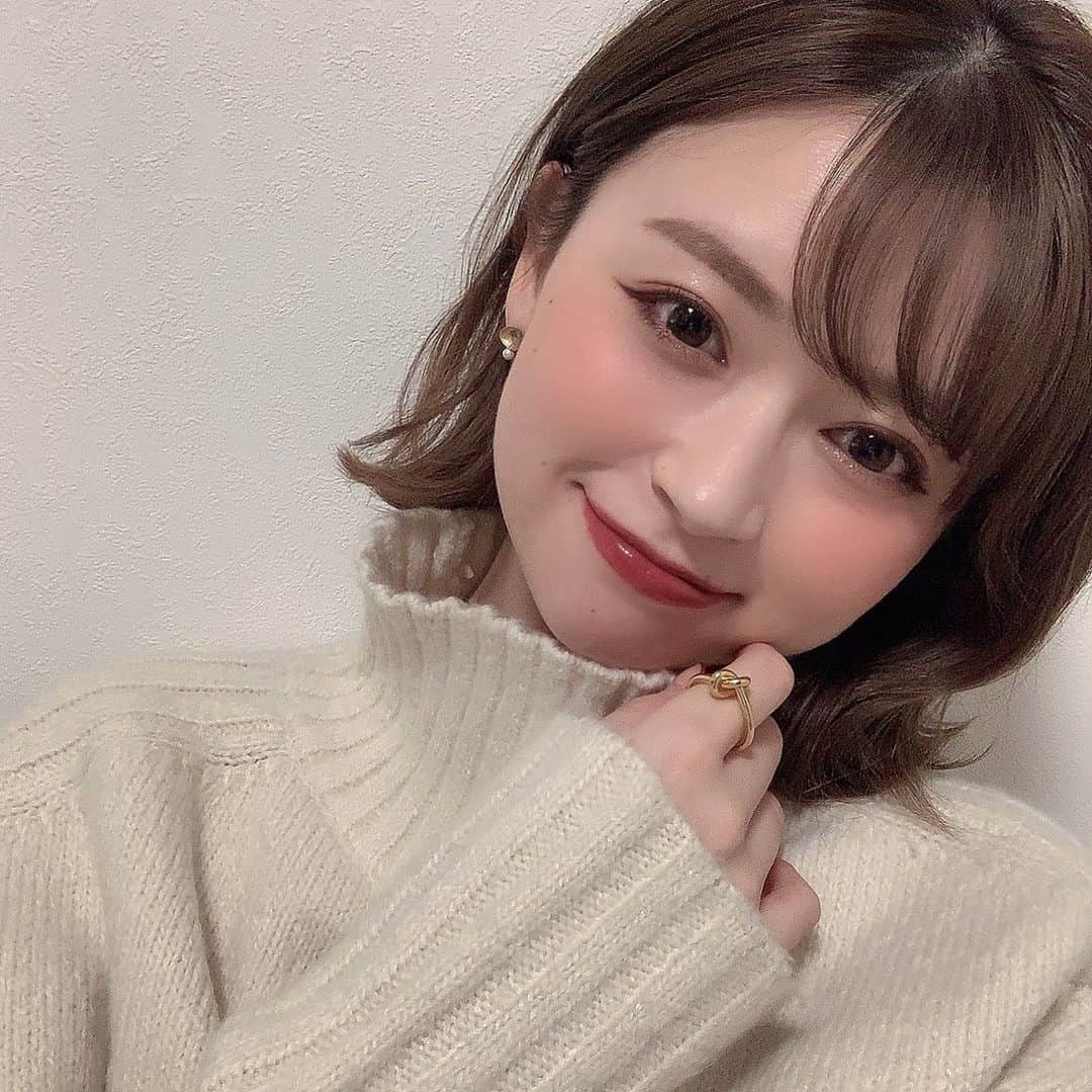 中沢結のインスタグラム：「Operaから待望のブラウンリップが発売🧸💌﻿ ﻿ 去年発売して即完売したカカオキスが復刻されたの、、！めちゃめちゃお気に入りで、使い切っちゃったカラーだったから本当に嬉しい; ; ﻿  ティッシュオフしてもカラーがほんのり残ってくれるから、急にマスクを外しても安心です！﻿ ﻿ Operaのリップティントでは初のブラウンカラーのブラウンフィグも、可愛すぎる。﻿ まとめ買いしておこう🍪﻿♡  スウォッチは上がブラウンフィグで、下がカカオキスです💋 ﻿ ﻿ #オペラブラウンリップ﻿ #リップティント﻿ #ティントリップ﻿ #pr」