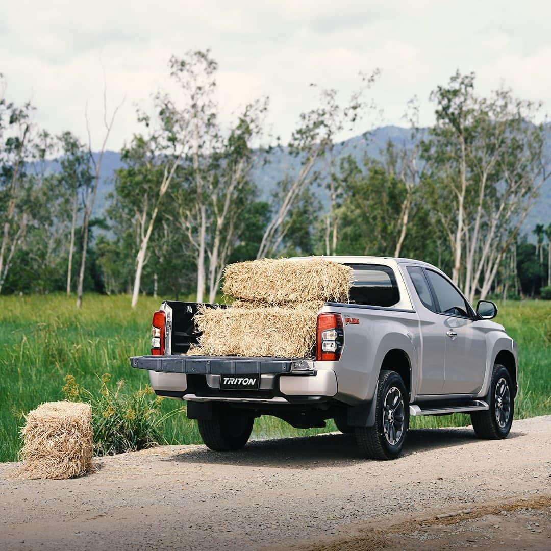 Mitsubishi Motors Thailandさんのインスタグラム写真 - (Mitsubishi Motors ThailandInstagram)「Mitsubishi Triton กระบะสายลุย ขวัญใจคนใช้งานทุกอาชีพ ท้ายกว้าง บรรทุกของได้เยอะ พร้อมช่วงล่างแกร่ง ลุยได้ทุกงาน   #MitsubishiMotorsThailand #MitsubishiMotors #NewTriton #แกร่งลุยทุกอุปสรรค」1月13日 21時16分 - mitsubishimotorsth