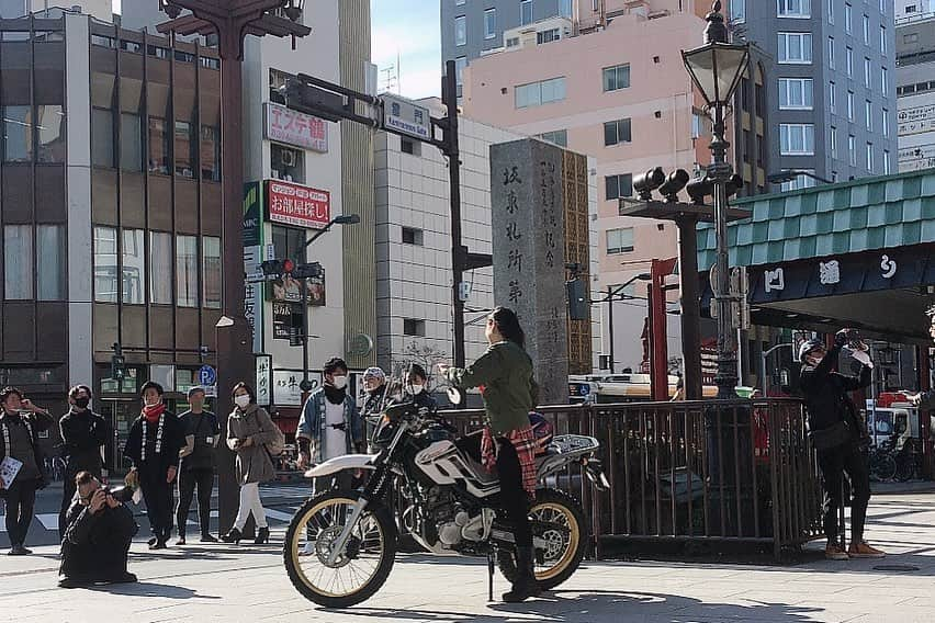 福山理子さんのインスタグラム写真 - (福山理子Instagram)「セロー人  #yamahaserow  #YAMAHAセロー #バイク女子 #下町っ子 #downtowngirl  #江戸っ子 #雷門 #バイク女子 #motercyclegirl  #motercyclelife  #motercyclelover」1月13日 21時14分 - rikofukuyama