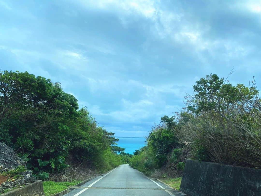 川平聖さんのインスタグラム写真 - (川平聖Instagram)「久しぶりに海の写真をです🏖  #海 #空 #風景 #ひじリゾート #伊良部島 #青 #緑 #雲 #Instagram #写真」1月13日 21時25分 - hijiri__hkt48