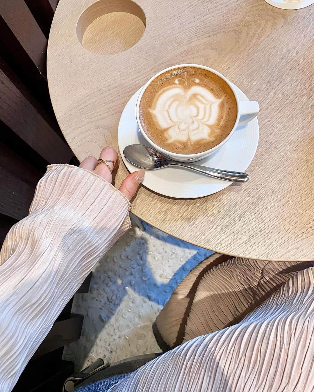 のインスタグラム：「I saw the butterfly latte art for the first time❤︎❤︎」