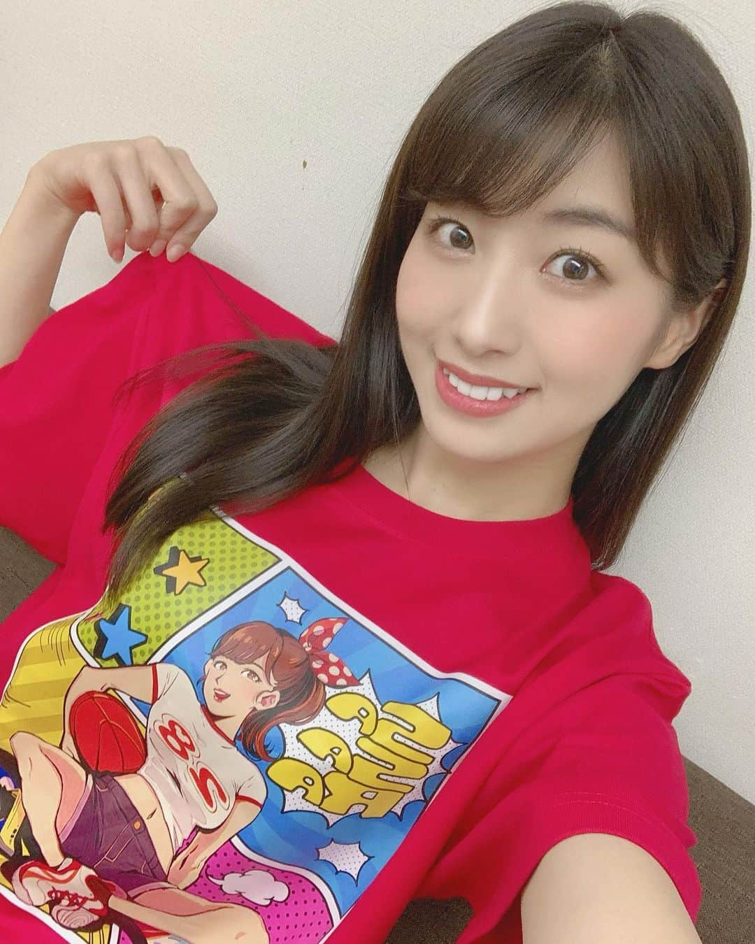 関根ささらさんのインスタグラム写真 - (関根ささらInstagram)「バースデー記念Tシャツ販売スタート👚♥️ . . 事務所のオンラインショップ【Strawberry Universe】にてご購入いただけます♡🛍 → https://strawberry-universe.com/  . . 今ならメンバーのサイン入りランダム生写真付き！さらに特典券付き／メッセージタグ付きをご選択いただけます✨✨(ライブ会場で購入する際は、生写真も特典券も付かないのでオンラインショップでのご購入がおすすめです🌈) . . 1/25に開催するバースデーライブで、会場に来てくださる方はもちろん、会場に行けないけど配信で応援するよ！な皆さんにも一緒に楽しんでほしいと思い、オンラインショップでの先行販売をすることにいたしました💗皆さん、ぜひGETしてくださいね🙏🥰🌸 . . #アイドル #放課後プリンセス #放プリ #idol #japaneseidol #japanesegirl #birthday #birthdaygirl #生誕祭」1月13日 21時51分 - sasarasekine