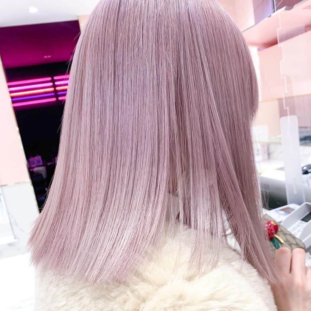 原涼香のインスタグラム：「𝐰𝐡𝐢𝐭𝐞 𝐩𝐞𝐚𝐫𝐥 𝐩𝐢𝐧𝐤 冬のハイトーン🤍 儚くて消えちゃいそうないろ」