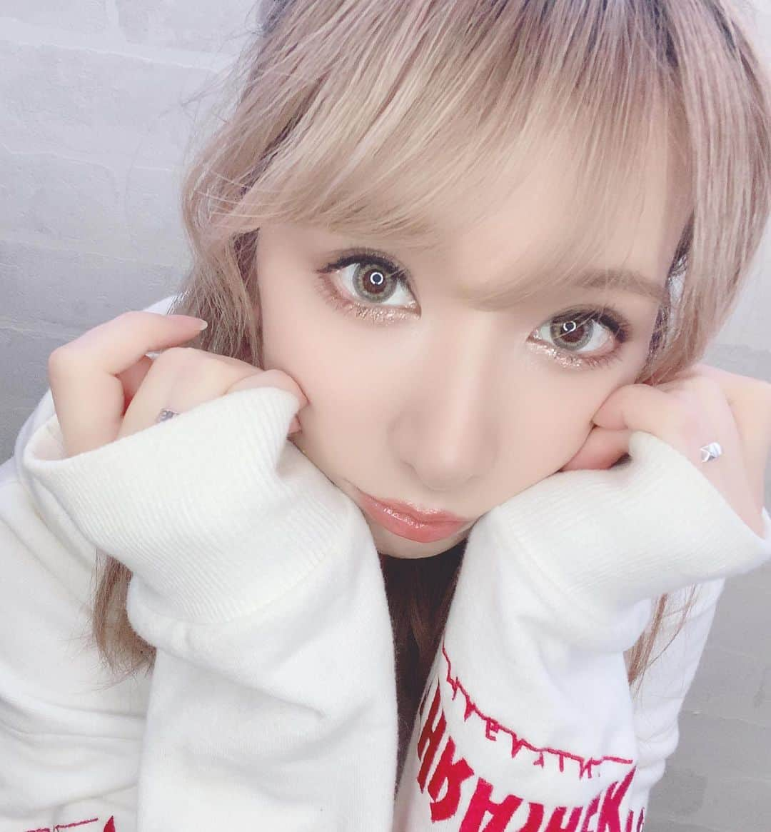 園田みおんのインスタグラム：「﻿ ﻿ １日30時間ぐらいほしいな( ◜ω◝ )時間たりぬ﻿ ﻿ ﻿ とりあえず﻿ はよ月末になってほちい﻿ ﻿ ﻿ ﻿ ﻿ #ようやく#髪の毛染められる﻿ #脱プリン﻿ #みんな#今日も1日おつかれさまでした ﻿ ﻿ ﻿ ﻿」