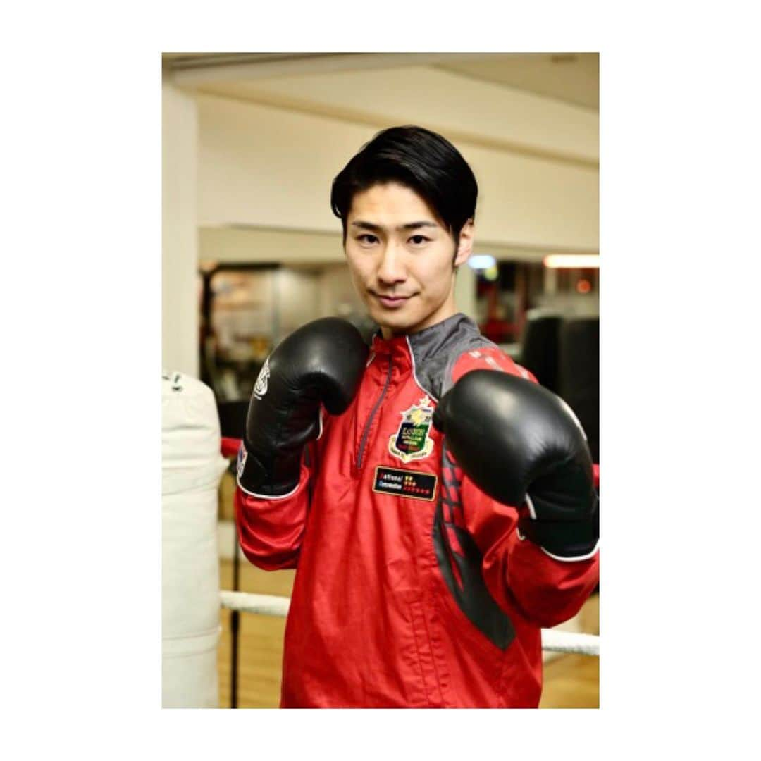 江本一真のインスタグラム：「7年ぶりにボクシング再開🥊 写真はアナウンサー試験で使っていた1枚。 「あなたを写真で表現してください」 放送局のエントリーシートでよくあるお題に対して、 "WBA世界ネバーギブアップ級" 王者です👊 この写真からエピソードトークしてました。 #ボクシング #再開 #アナウンサー #アナウンサー試験 #思い出の一枚 #WBA世界ネバーギブアップ級王者 #雑草魂 #江本一真 #おでんダイエットで痩せました #朝昼はドカ食い #夜のみおでん」