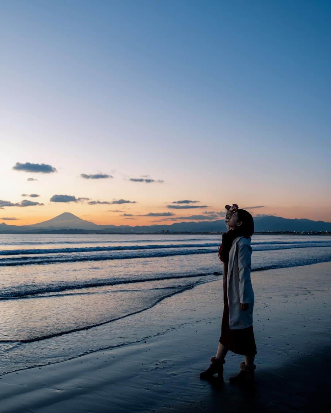 shabonのインスタグラム：「* . . . . . sunset. . . FUJIFILM X-T4 /  XF16-55mm F2.8 R LM WR . . . . . *  #igersjp #tokyocameraclub  #東京カメラ部 #photo_shorttrip #team_jp_ #GPW_members_only #genic_mag #as_archive #worldviewmag #lovers_nippon_portrait  #art_of_japan_ #daily_photo_jpn #jp_mood #ファインダー越しの私の世界 #japan_daytime_view #dreamermagazine #xt4 #fujifilm_xseries #fujifilmxt4 #artofvisuals #1x #moodygrams #hellofrom #富士山 #今日もx日和 #ギャラリームジン  #夕焼け #誰かに見せたい景色」
