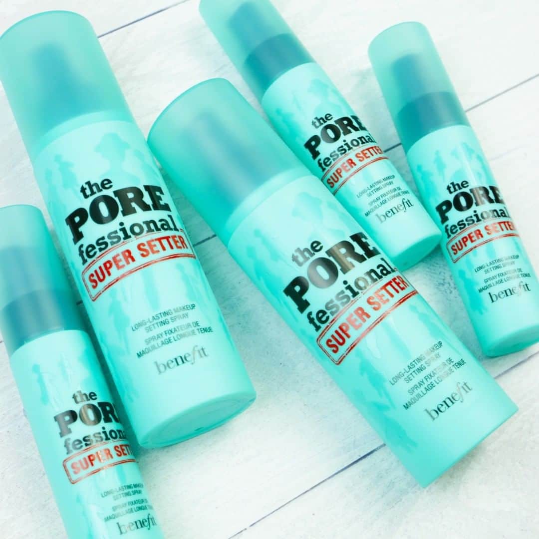 Benefit Cosmetics UKさんのインスタグラム写真 - (Benefit Cosmetics UKInstagram)「POP QUIZ: What's a micro-fine mist, sets instantly on the skin and lasts ALL day long? It's got to be our NEW POREfessional Super Setter😍  Have you tried Super Setter yet? 👇」1月13日 22時22分 - benefitcosmeticsuk
