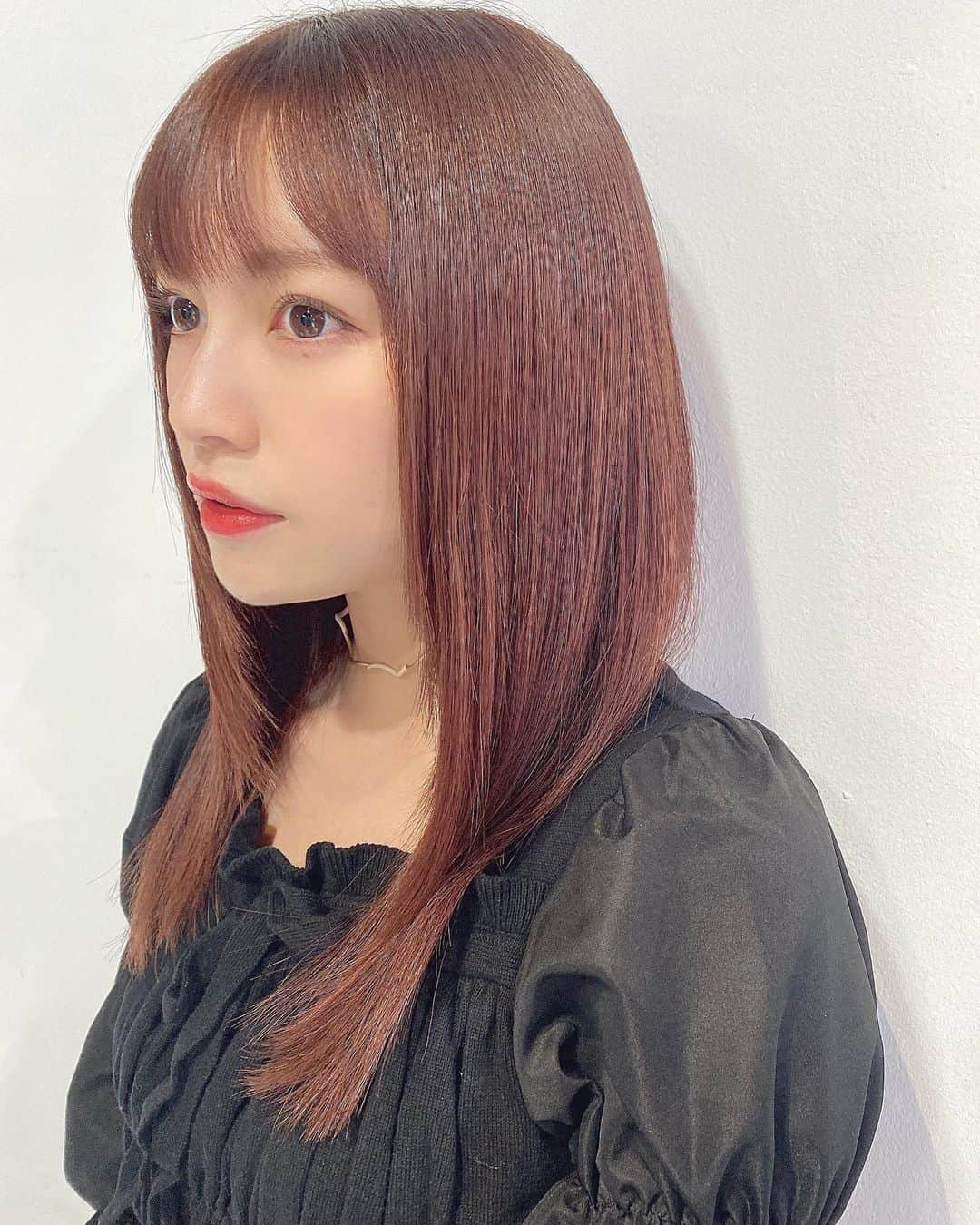 廣川奈々聖さんのインスタグラム写真 - (廣川奈々聖Instagram)「少し前にまた @aid_hair さんにお世話になりました﻿ 🌙 髪質改善がすごいの！﻿ ﻿ サラサラなって本当に嬉しい…🐇🤍﻿ ﻿ ﻿ おかげさまで、最近髪の調子がとっても良いので﻿ヘアケアもっと頑張ろ〜っと¨̮ ﻿ ﻿ ﻿ ﻿ ﻿ #恵比寿#美容院#髪質改善トリートメント#ストレートヘア#ヘアケア#おすすめサロン#hairsalon」1月13日 22時24分 - nanaseven7_u_u