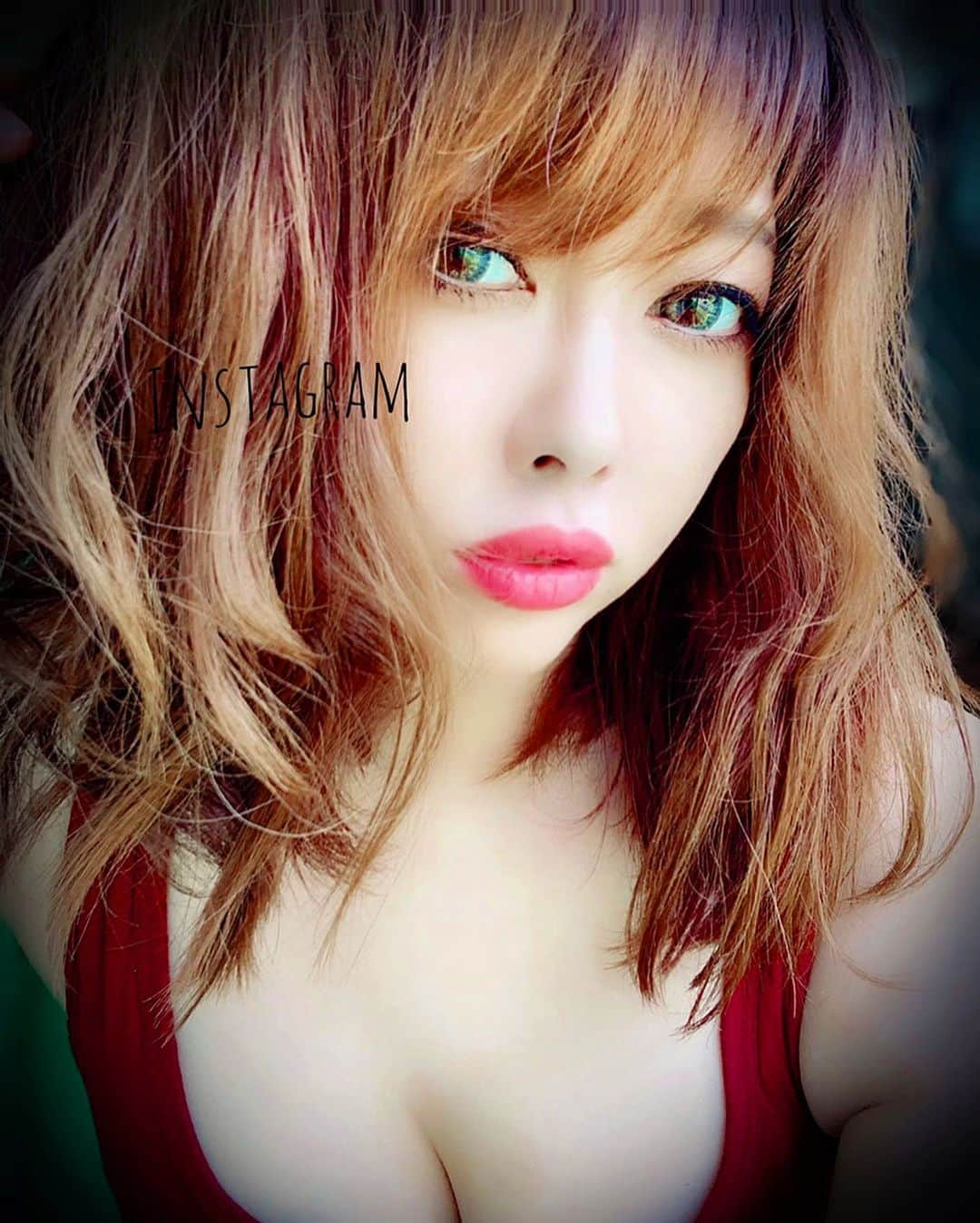 ちゃたさんのインスタグラム写真 - (ちゃたInstagram)「ども！ライオンです🦁  My hairstyle!  It depends on the hairstyle and makeup. I love changing hairstyles！ Past hair and makeup special feature  過去の髪型とメイク。少しは雰囲気変わったかな？ 派手な髪の毛もすきだけど、最近は落ち着いたきがする😃✨💕でも、夏になるとケバくしたくなるのは何故だろう？？？  見た目とか写真だけで決めつけられることも多いけど、好きでその服ゃ髪型にしたから仕方ないのかもしれない。でも、イメージはある程度服とか髪とかでかえられるからお洒落は楽しい。 コンプレクスから1番すきなものになった。 おしゃれかどうかは別として、ファッションとゆーものはとても楽しい！！ なりたい自分、見せたい自分、雰囲気をつくれる！！ それが少しの自信につながればもっといいよね？  自己満グラム！もちろんアプリ撮り界隈😒🤪😗テヘペロ   #ギャル #woman #わがままボディ #ヘアスタイル #hairstyle #セクシー #エロカワ  #celebritystyle #髪型 #ムチムチ #美男美女と繋がりたい #maravilhosa #むちむちボディ #asiangirls #linda #beautiful #メイク #ぽっちゃり #雰囲気 #お姉さん #あざとい #instafashion #japanesegirl #自撮り #데일리코디 #イメチェン #むっちり  #イメージ #gorgeous #ヘアメイク @c.h.a.t.a.13」1月13日 22時44分 - c.h.a.t.a.13