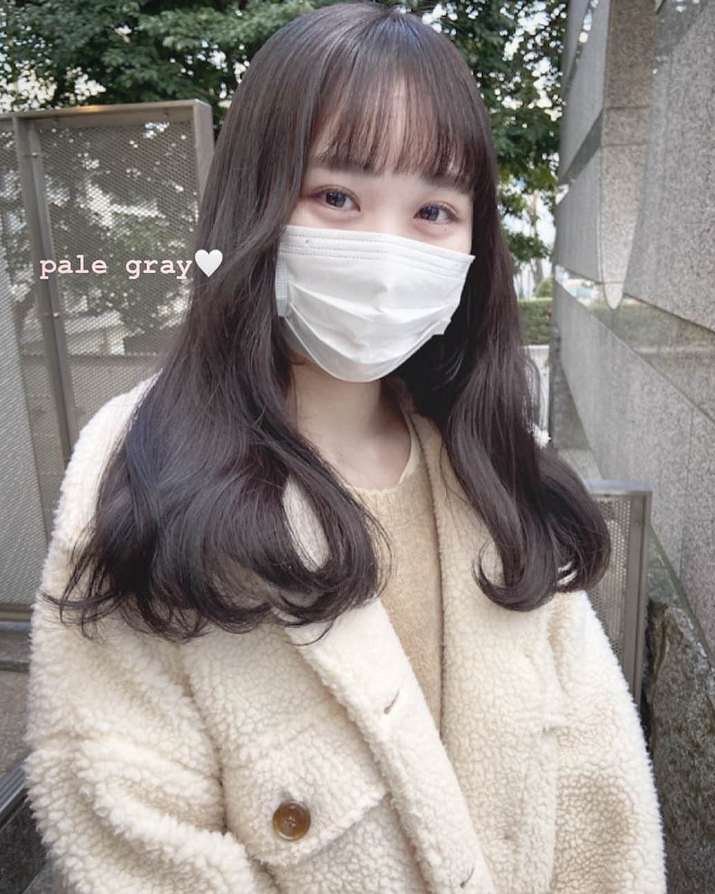 佃加菜のインスタグラム：「pale gray🤍 透ける色味のグレー🤍 🤍色素を薄く暗くしたい 🤍暗すぎたくない 🤍赤みが嫌！ 🤍暗めでもペールトーンのお洋服に合わせたい 🤍肌がくすむのが嫌で明るく見せたい 方にオススメな淡色のグレー🤍」