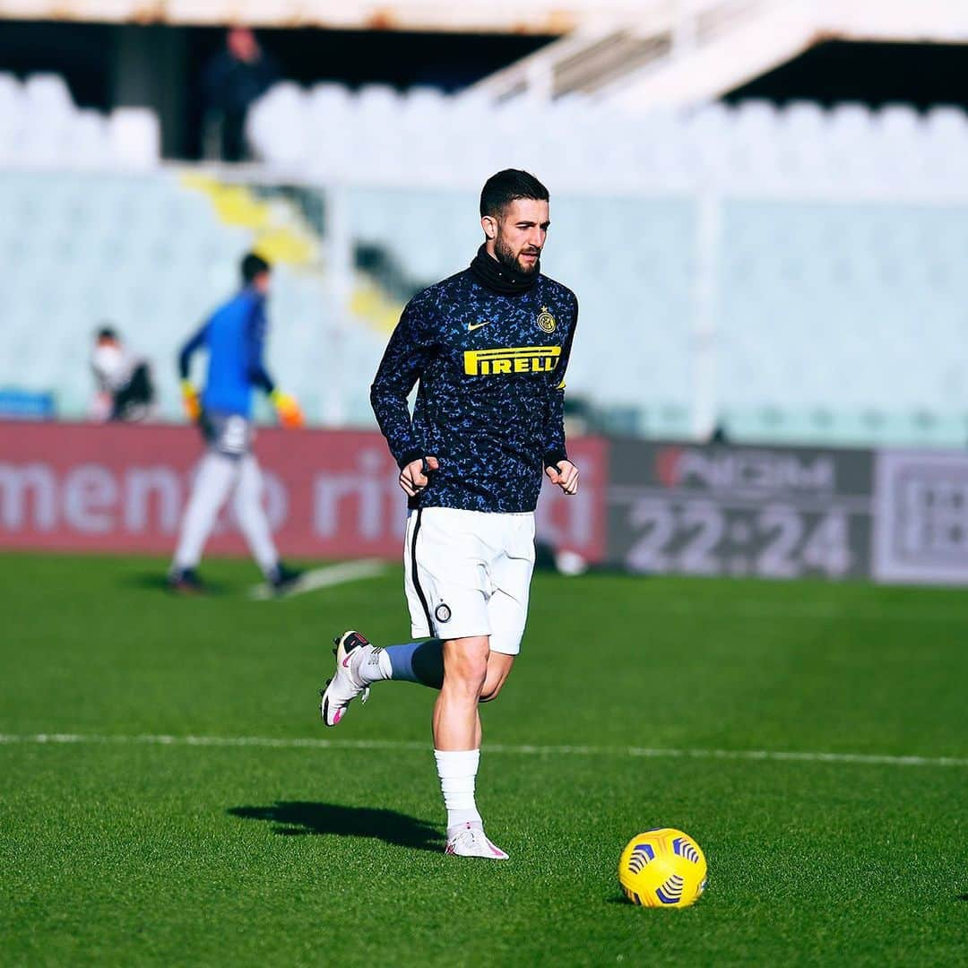 インテルナツィオナーレ・ミラノさんのインスタグラム写真 - (インテルナツィオナーレ・ミラノInstagram)「NERAZZURRI WARMING UP 🔥💪 #FiorentinaInter #Inter #ForzaInter #Football #WarmUp #CoppaItalia」1月13日 22時37分 - inter