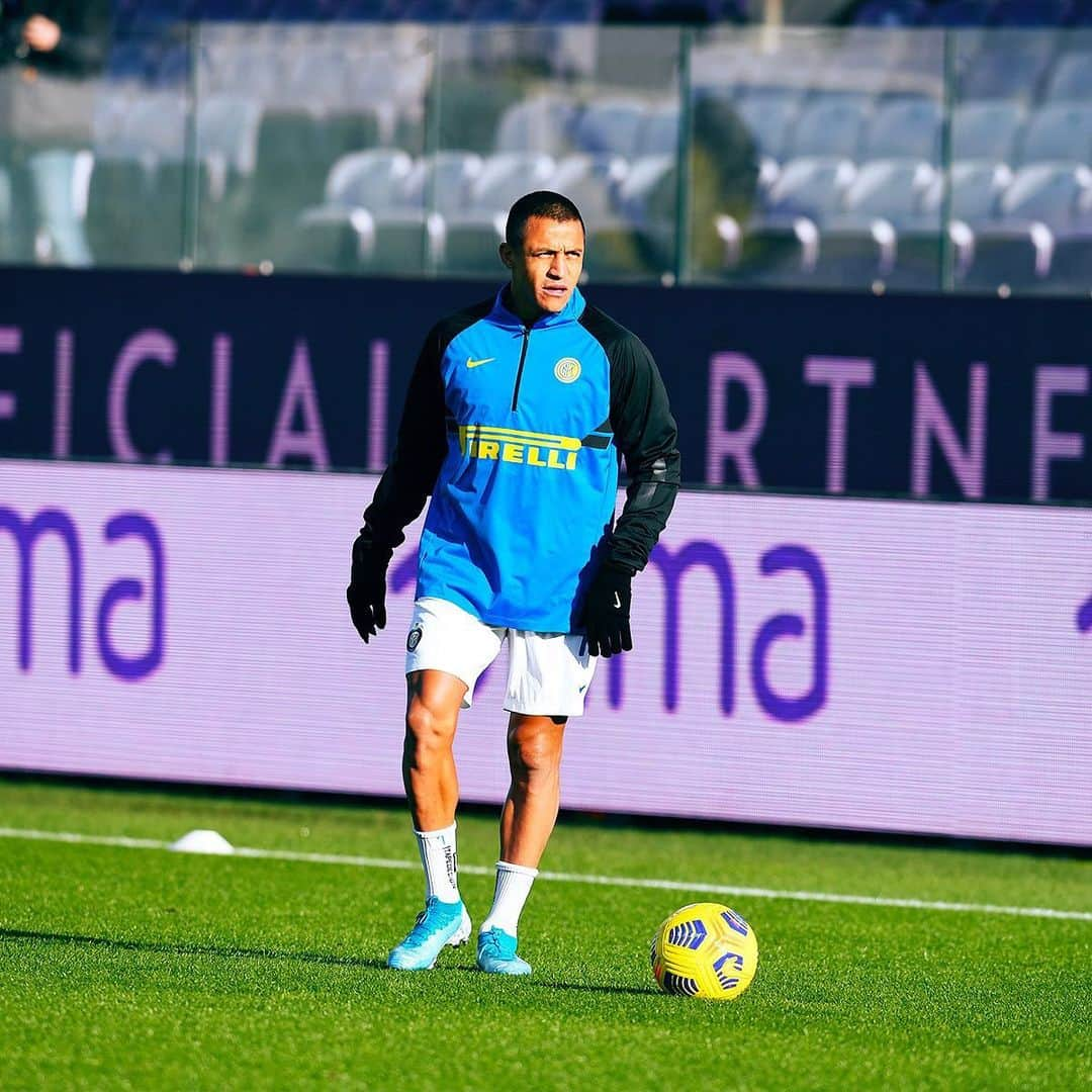 インテルナツィオナーレ・ミラノさんのインスタグラム写真 - (インテルナツィオナーレ・ミラノInstagram)「NERAZZURRI WARMING UP 🔥💪 #FiorentinaInter #Inter #ForzaInter #Football #WarmUp #CoppaItalia」1月13日 22時37分 - inter