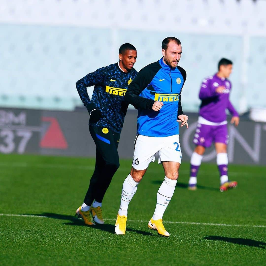 インテルナツィオナーレ・ミラノさんのインスタグラム写真 - (インテルナツィオナーレ・ミラノInstagram)「NERAZZURRI WARMING UP 🔥💪 #FiorentinaInter #Inter #ForzaInter #Football #WarmUp #CoppaItalia」1月13日 22時37分 - inter