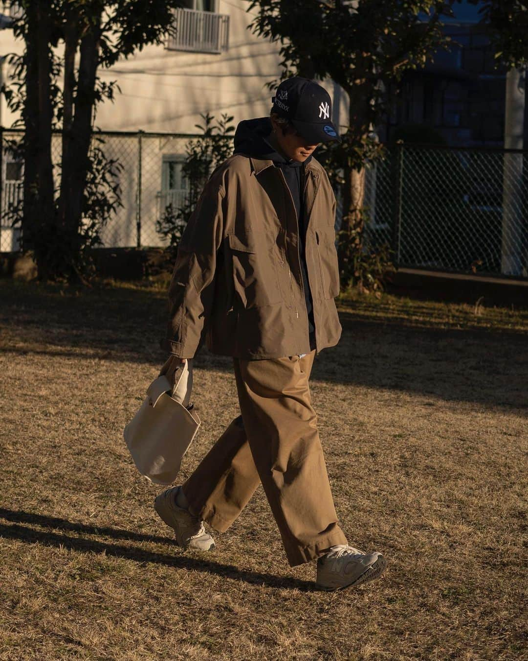 Ryoさんのインスタグラム写真 - (RyoInstagram)「ㅤㅤㅤㅤㅤㅤㅤㅤㅤㅤㅤㅤㅤ 今日は、カジュアルコーデ🚶‍♂️ ㅤㅤㅤㅤㅤㅤㅤㅤㅤㅤㅤㅤㅤ Casual outfit of the day🚶‍♂️ㅤㅤㅤㅤㅤㅤㅤㅤㅤㅤㅤㅤㅤ ㅤㅤㅤㅤㅤㅤㅤㅤㅤㅤㅤㅤㅤ jacket:#daiwapier39 hoodie:#ennoy × #スタイリスト私物  shirt:#ryotakashima pants:#studionicholson shoes:#newbalance2002r bag:#camielfortgens ㅤㅤㅤㅤㅤㅤㅤㅤㅤㅤㅤㅤㅤ #plus81_snap」1月13日 22時39分 - ryo__takashima