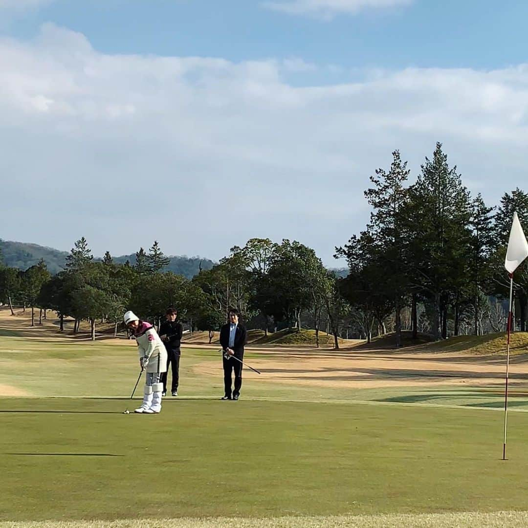 坂之下侑子さんのインスタグラム写真 - (坂之下侑子Instagram)「「番宣」 ザ・マネージメントゴルフ🏌️‍♀️⛳️  スカイAにて3月下旬〜  一年間放送されます🥰❣️  是非ご覧ください🤗💗 #ザ・マネージメントゴルフ #収録 #ゴルフ番組 #ゴルフ #golf #スカイA #みてくださいねー #女子プロゴルファー #プロゴルファー #⛳️ #❤️❤️❤️」1月13日 22時42分 - yukiko_s0403