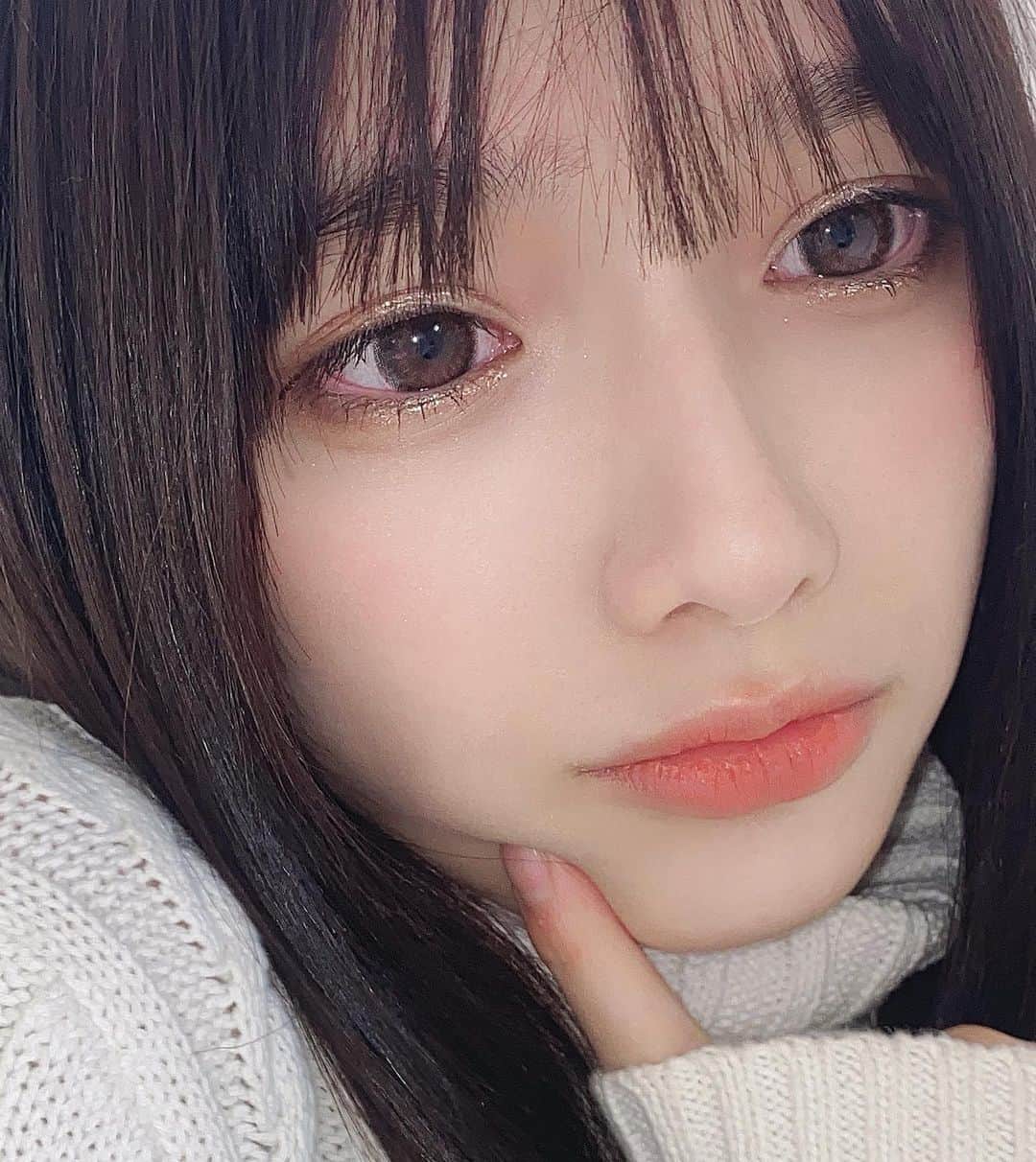 のインスタグラム：「久々にスカート履いたー✌︎」