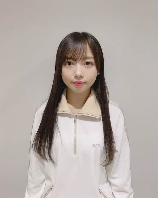 齊藤京子のインスタグラム：「#発売まであと6日  いよいよカウントダウン😆 楽しみという言葉以外が見つかりません❗️💦  #齊藤京子1st写真集  #とっておきの恋人 #齊藤京子 #日向坂46 #きょんこしか勝たん  #国民的彼女 #kyonstagram 👸💕  📢ご予約はプロフィールのリンクから」