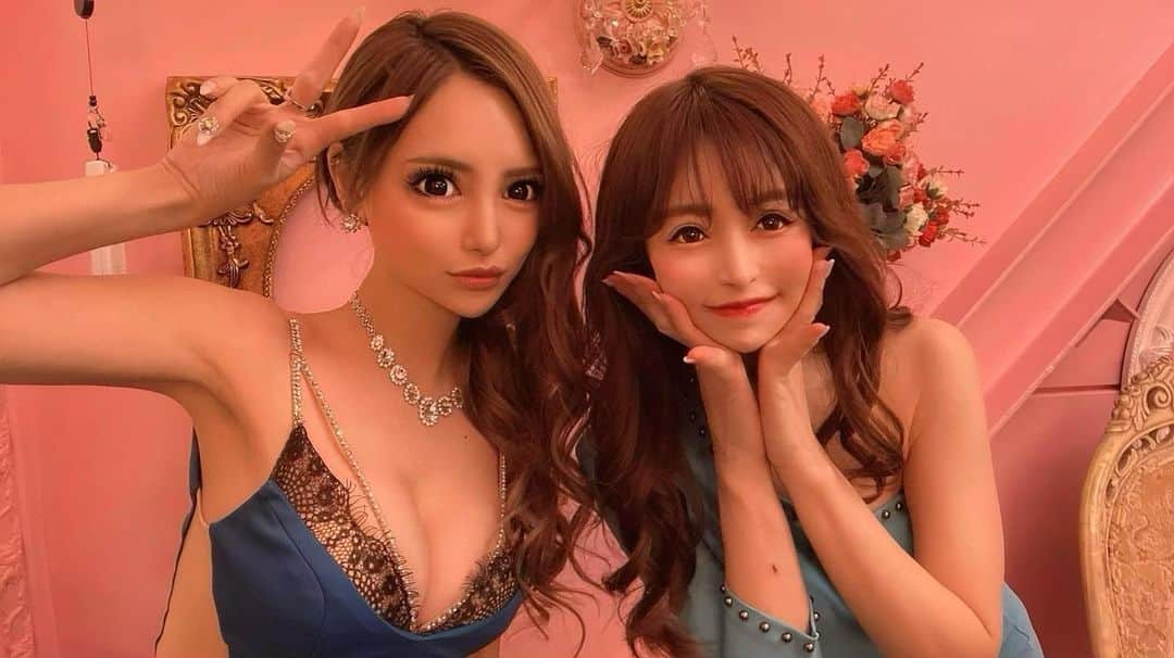 椿そらのインスタグラム：「久々に♡ボーテの撮影で 芽生ちゃん🌱💫会ったよぉ😎⭐︎ . 二人でも撮影したので お楽しみに♡ . #メゾンドボーテ #葉月芽生 #椿そら @maisondebeaute」