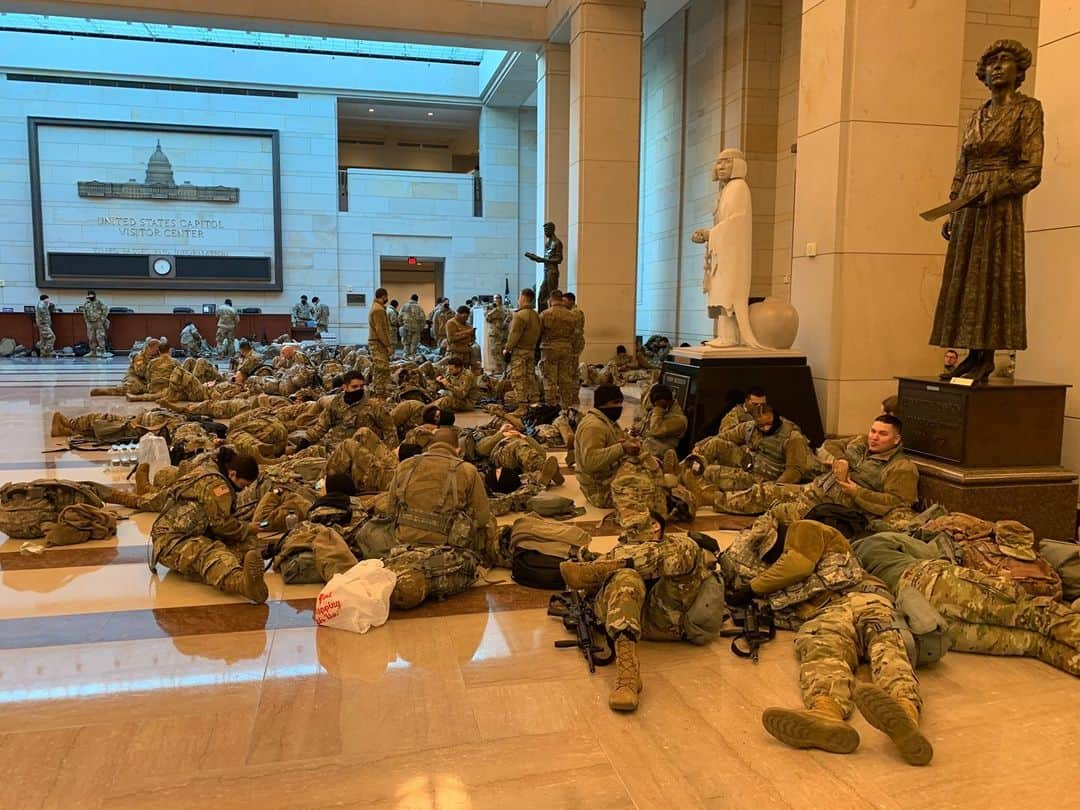 NBC Newsさんのインスタグラム写真 - (NBC NewsInstagram)「Hundreds of National Guard troops sleep on the floor of the Capitol Visitors Center on Capitol Hill as Democrats begin debating an article of impeachment against President Trump.⁠ ⁠ Latest updates at the link in our bio.⁠ ⁠ 📷 @leighanncaldwelldc」1月13日 23時06分 - nbcnews