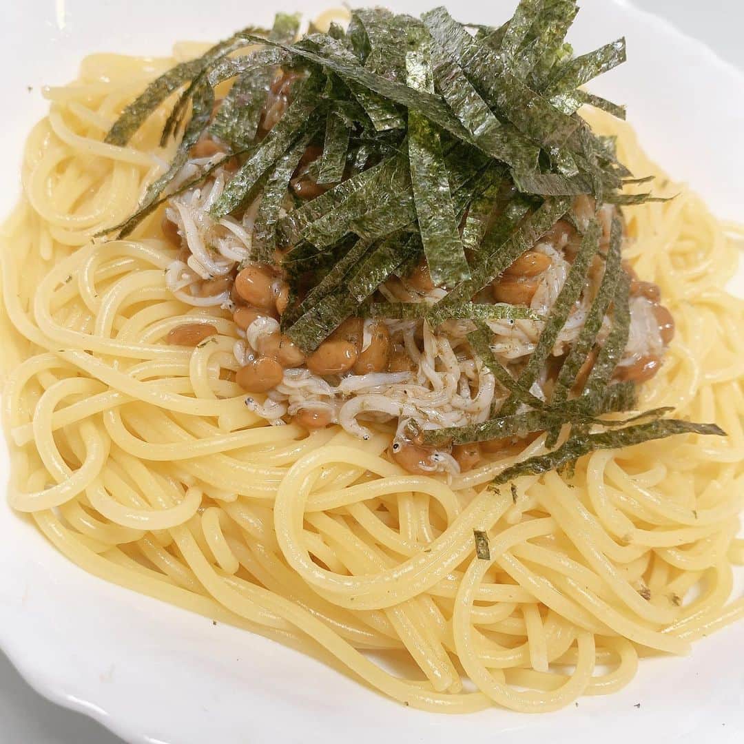 小山星流のインスタグラム：「1番簡単料理  納豆、しらす、のり　🙌  #料理  #料理記録  #パスタレシピ  #簡単レシピ」