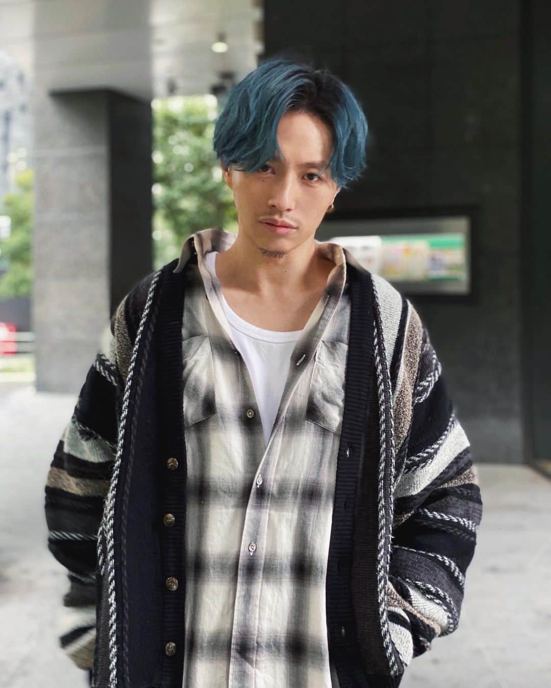 DJ FUMIのインスタグラム：「古着のよく分からんカーディガン😇」