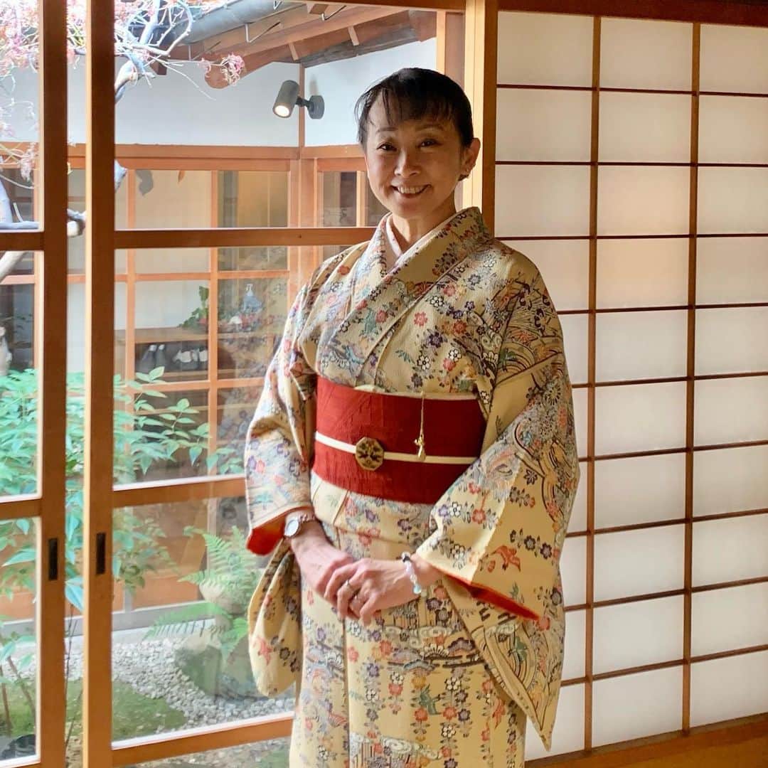 南かおりのインスタグラム：「ならまちの粟さんはね ほんとに雰囲気　お味　コスパ　おもてなし　全てが素晴らしいんすよ！ お仕事の後に、せっかく奈良におるんやし、、で 着物女子で行ってきたのです。 ブログ更新しました 奈良に遊びに来られるようになったら是非とも行っていただきたい！」