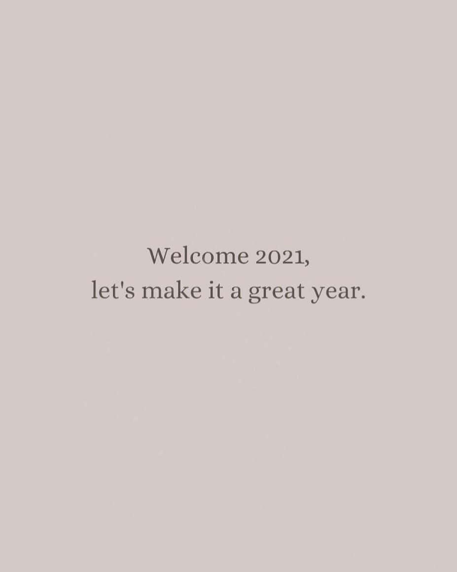 のインスタグラム：「Happy new year 2021 🌞 遅くなりました💜 #インスタ #久々の投稿 #使い方わからないよ #今年もよろしくお願いします」