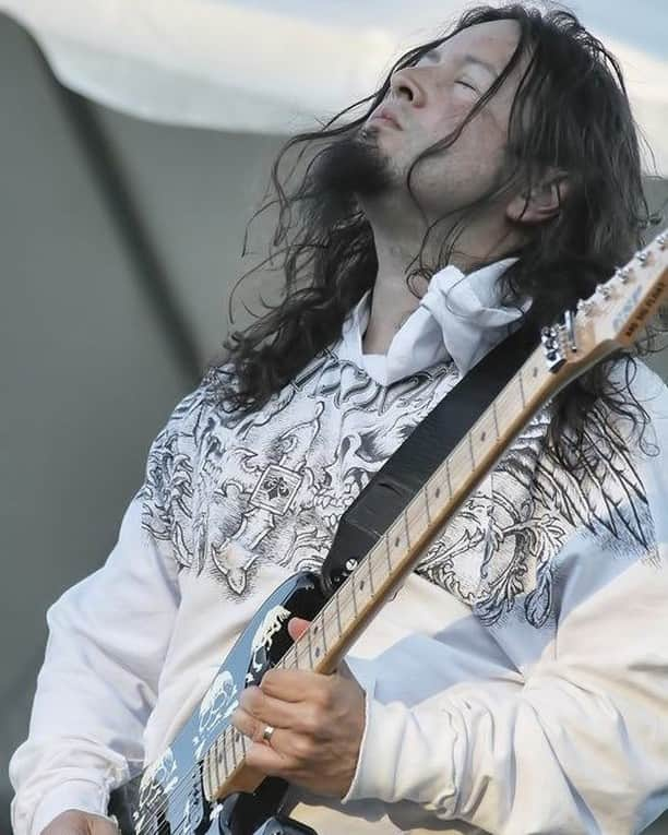 Queensrycheさんのインスタグラム写真 - (QueensrycheInstagram)「#waybackwednesday - Michael in 2010 (photo credit Jim Corso) #queensryche #michaelwilton #whip #mastuh #guitarist #guitarplayer #espguitars #memories」1月13日 23時59分 - queensrycheofficial