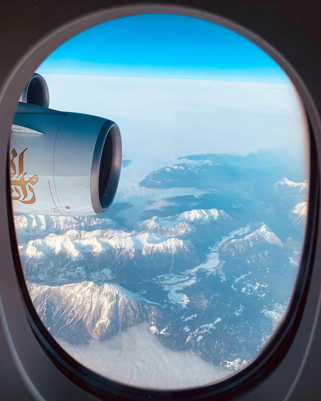 エミレーツ航空さんのインスタグラム写真 - (エミレーツ航空Instagram)「What’s your favourite window view? #WindowViewWednesday   📸 @joseph_hajji1」1月13日 23時59分 - emirates