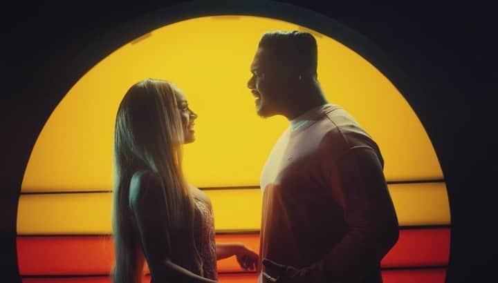 Sorriso Marotoのインスタグラム：「QUASE LÁ ganhou um clipe! 🖤🔥 Acesse o canal da @lexa no YouTube para conferir a parceria dela com a gente e comenta aqui o que você achou.」