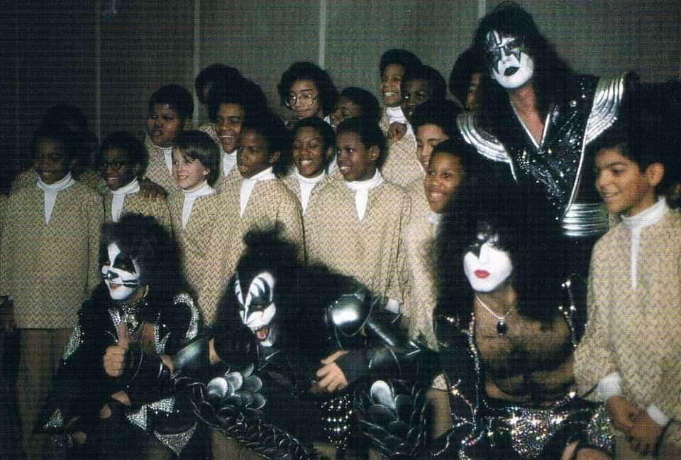 KISSさんのインスタグラム写真 - (KISSInstagram)「#KISSTORY - January 13, 1976 - #KISS and Destroyer producer Bob Ezrin were in the studio with the Brooklyn Boys Choir to record tracks for "Great Expectations."」1月14日 0時14分 - kissonline