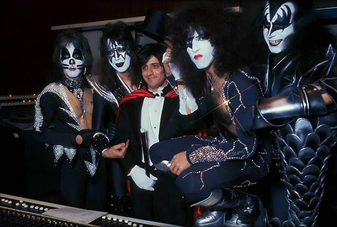 KISSさんのインスタグラム写真 - (KISSInstagram)「#KISSTORY - January 13, 1976 - #KISS and Destroyer producer Bob Ezrin were in the studio with the Brooklyn Boys Choir to record tracks for "Great Expectations."」1月14日 0時14分 - kissonline