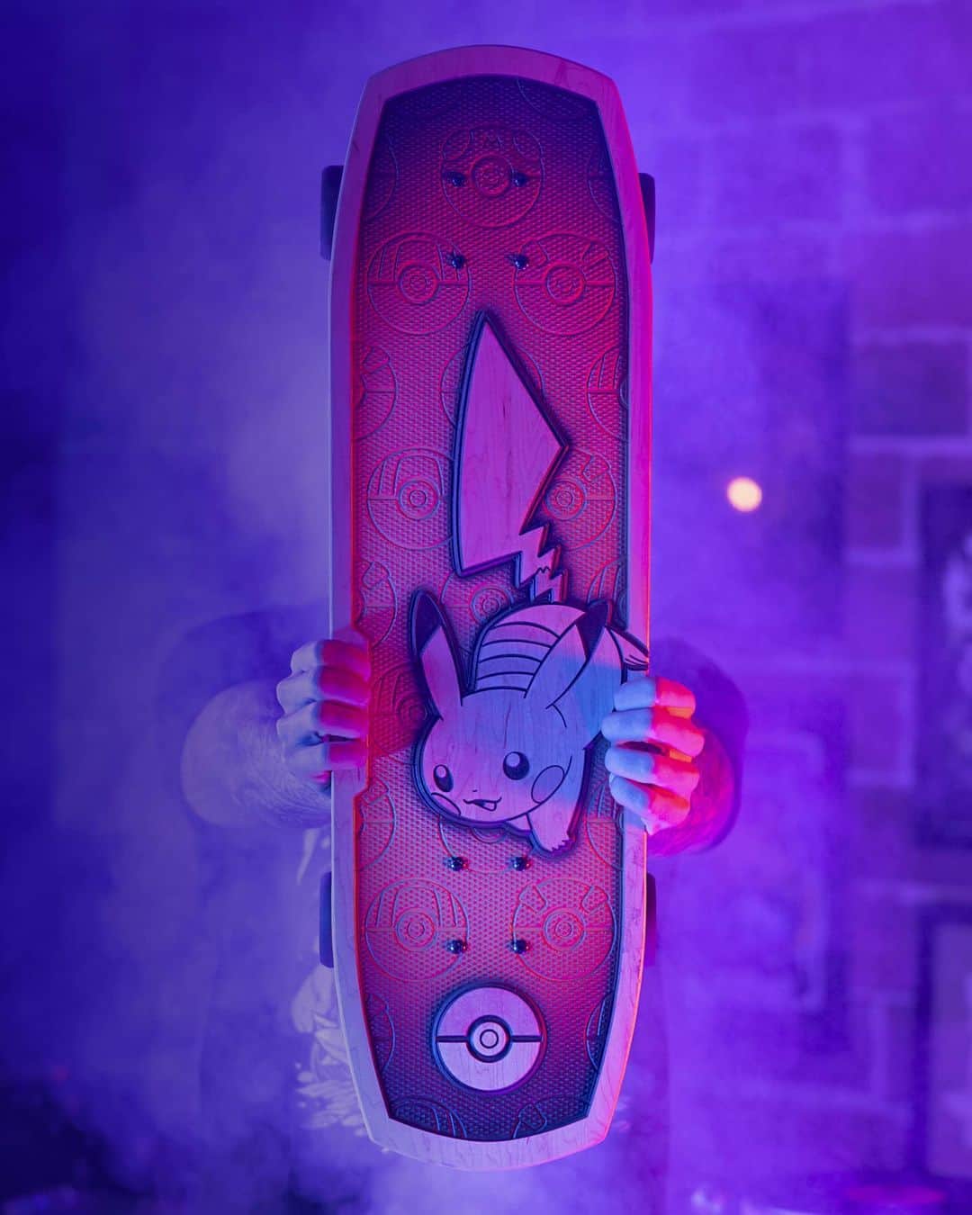 Pokémonさんのインスタグラム写真 - (PokémonInstagram)「The #PokemonCenter is an important stop along any Trainer’s journey. This year, US and Canadian Trainers can look forward to a variety of 25th anniversary-themed products—including a limited edition skateboard by none other than @bearwalkerofficial!   Preorders open January 19…and they won’t last long. You don’t want to miss this drop.    #Pokemon25」1月14日 0時37分 - pokemon