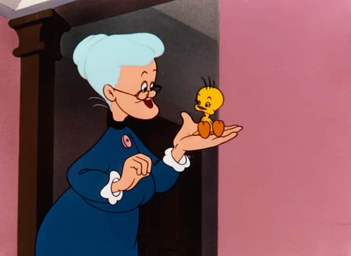 Looney Tunesのインスタグラム：「#looneytunes #cartoon #warnerbros #best #childhood #tweety #sylvester #granny @bestcartoonstv」