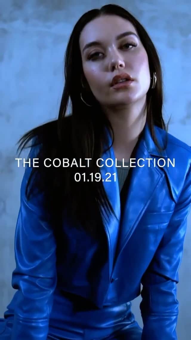 のインスタグラム：「@steele very special THE COBALT COLLECTION drops 01.19 💙」