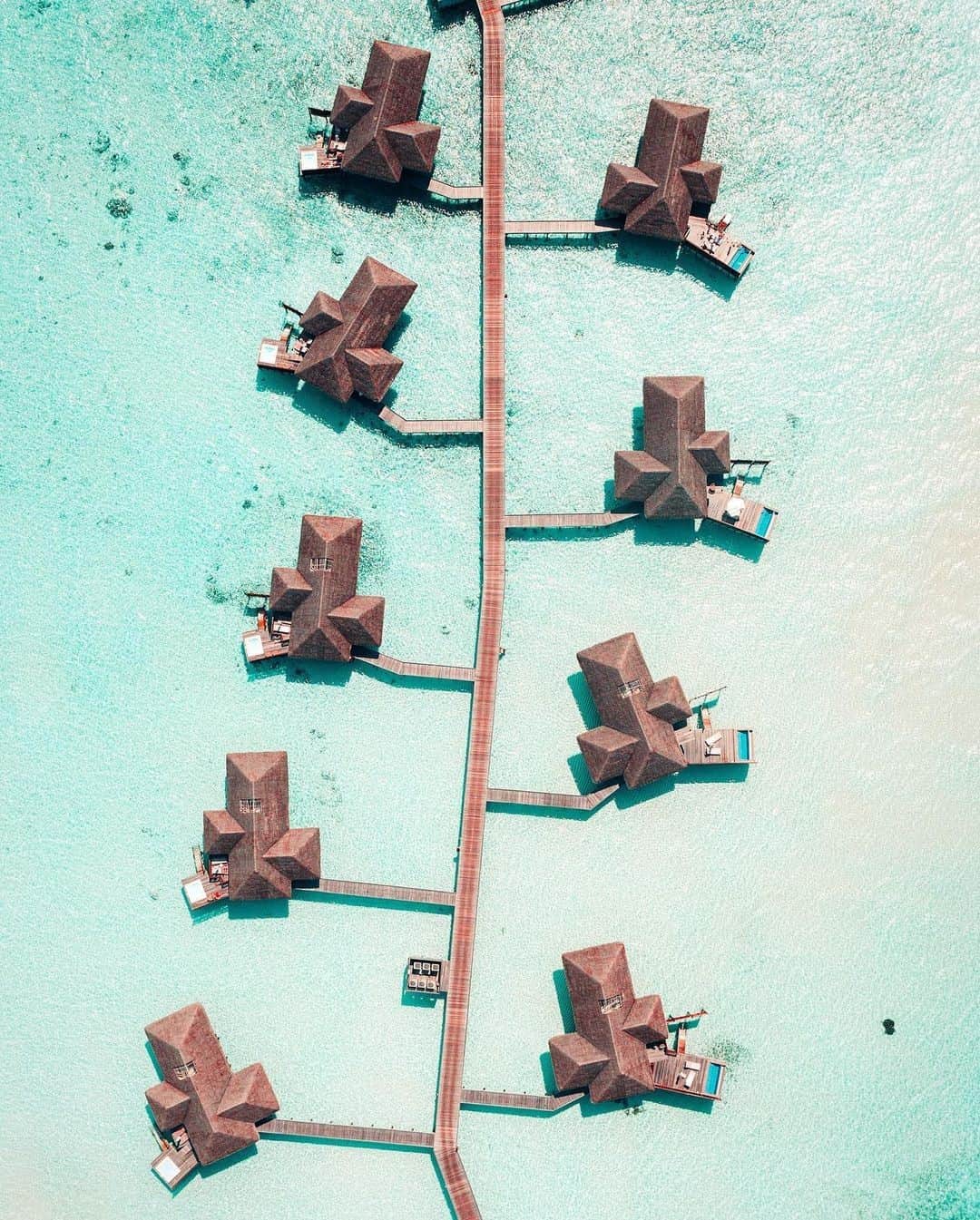 Conrad Hotelsさんのインスタグラム写真 - (Conrad HotelsInstagram)「Twice voted 'Best Hotel in the World' the @conrad_maldives is the perfect escape in paradise. 📸 @benfayalafilms」1月14日 1時00分 - conradhotels