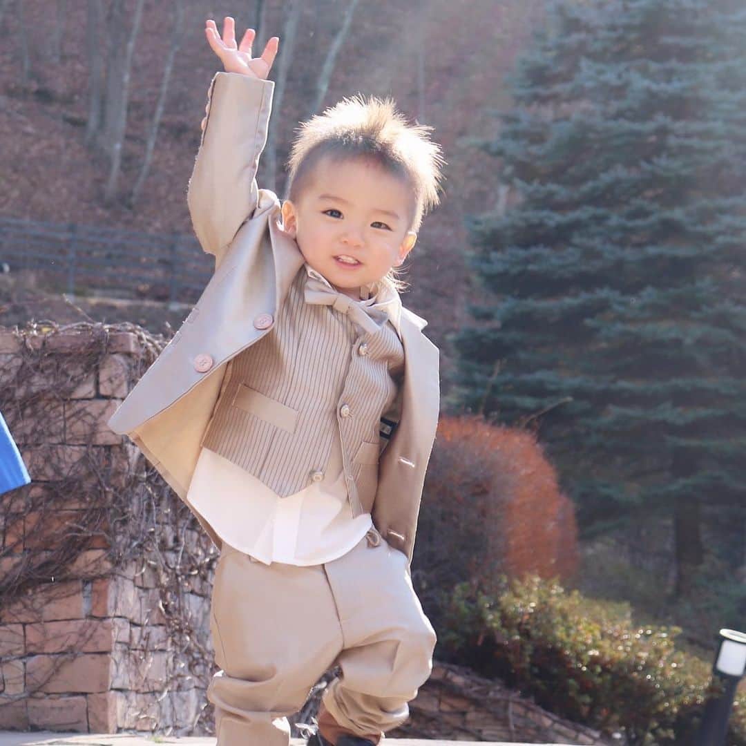 Momoeのインスタグラム：「#happy #家事 #育児 #family #家族 #boy #smile #男の子 #息子 #code #love #lucky #kids #子供 #thankyou #宝物 #ベビー #fashion #follow #心 #縁 #パパ #ママ #家族写真 #男の子ママ #群馬」